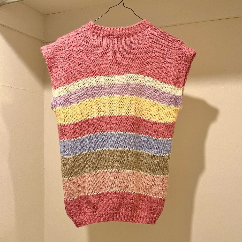🌟2X HOST PICK!🌟 80s Vintage 🩷 Essentials Pastel Rainbow Stripe Sweater Vest - Picture 3 of 3